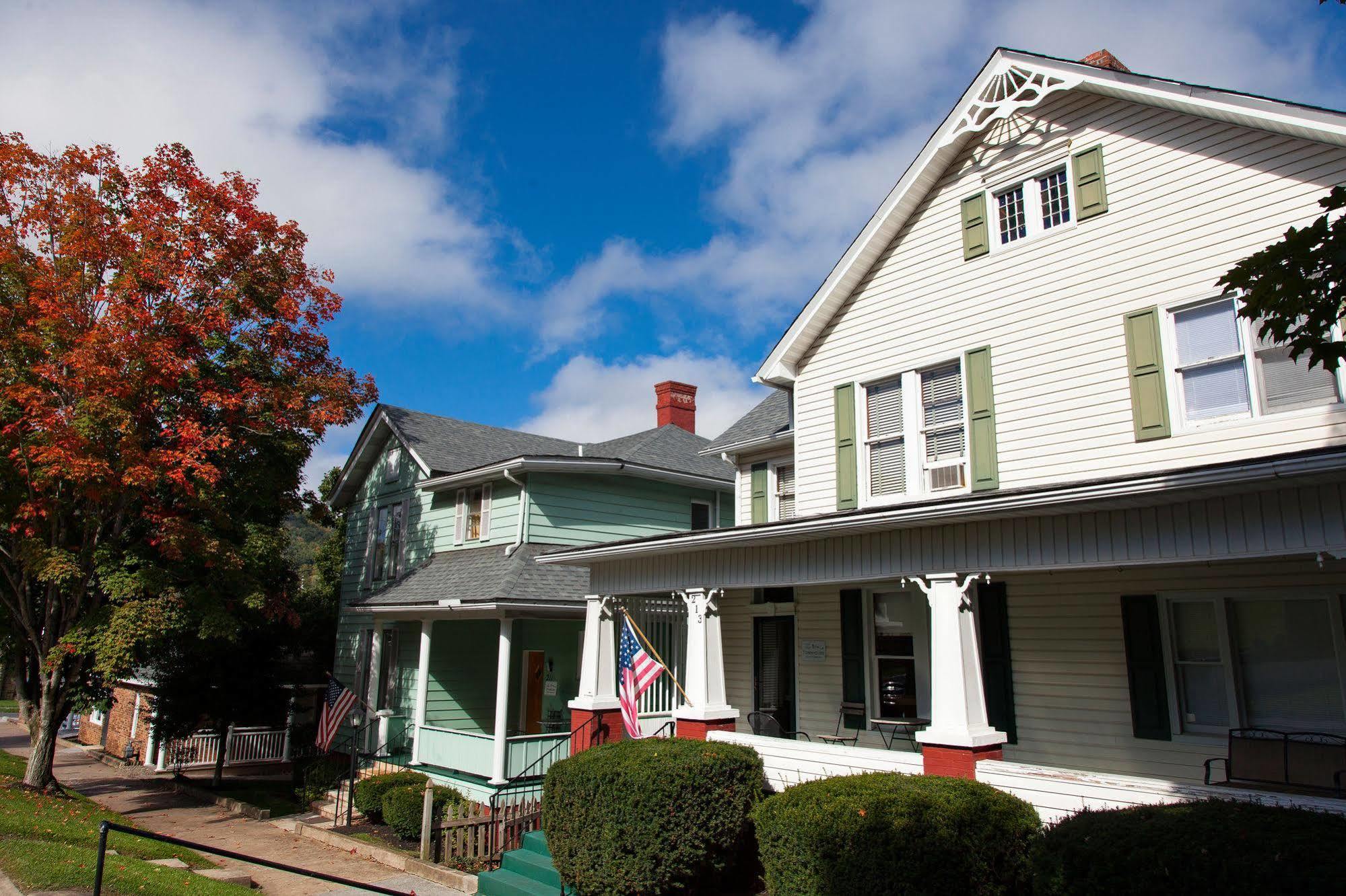 The Guest House Inn On Courthouse Square Hinton Eksteriør billede
